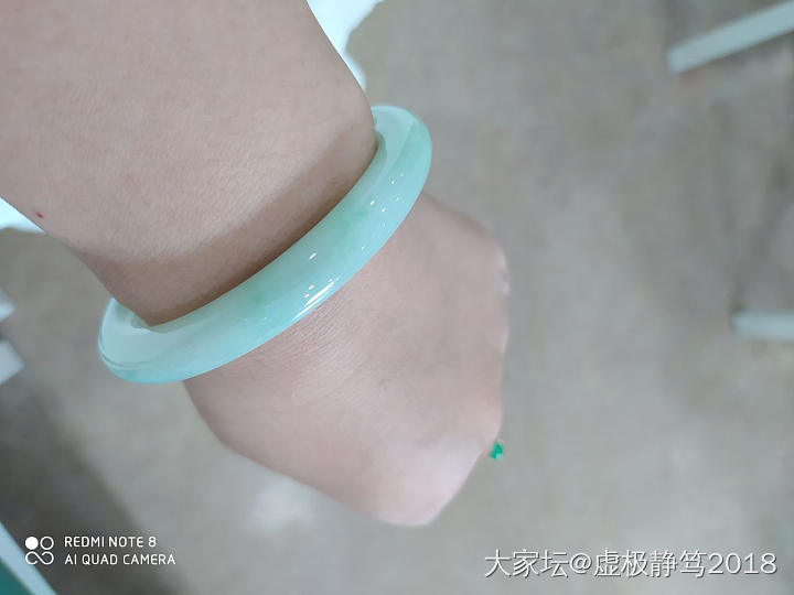 浅绿糯冰翡翠手镯_翡翠