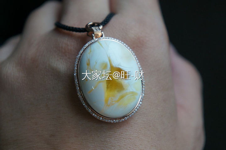 一件毕业的金瓷白溶洞_琥珀蜜蜡
