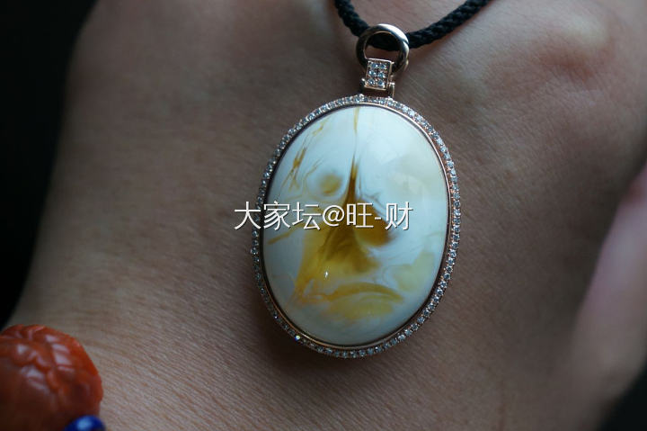 一件毕业的金瓷白溶洞_琥珀蜜蜡