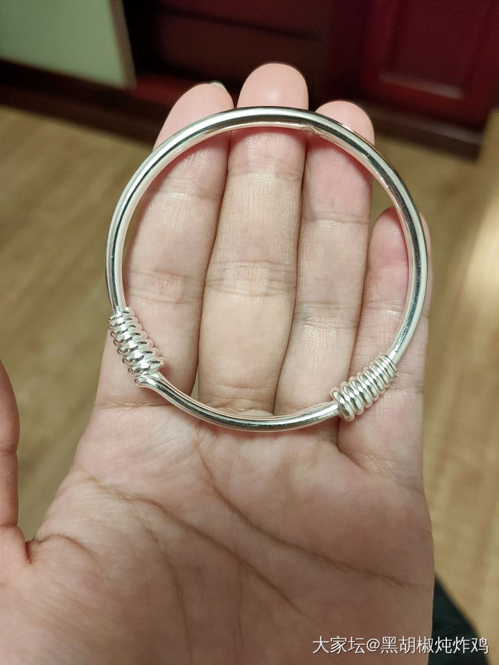 新欢宝塔推_手镯银