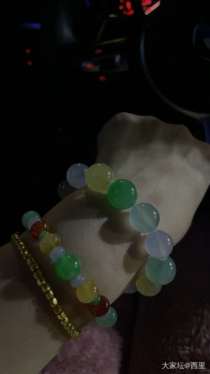 路灯下的小翡翠_翡翠