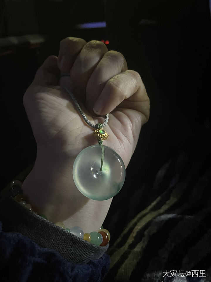 路灯下的小翡翠_翡翠