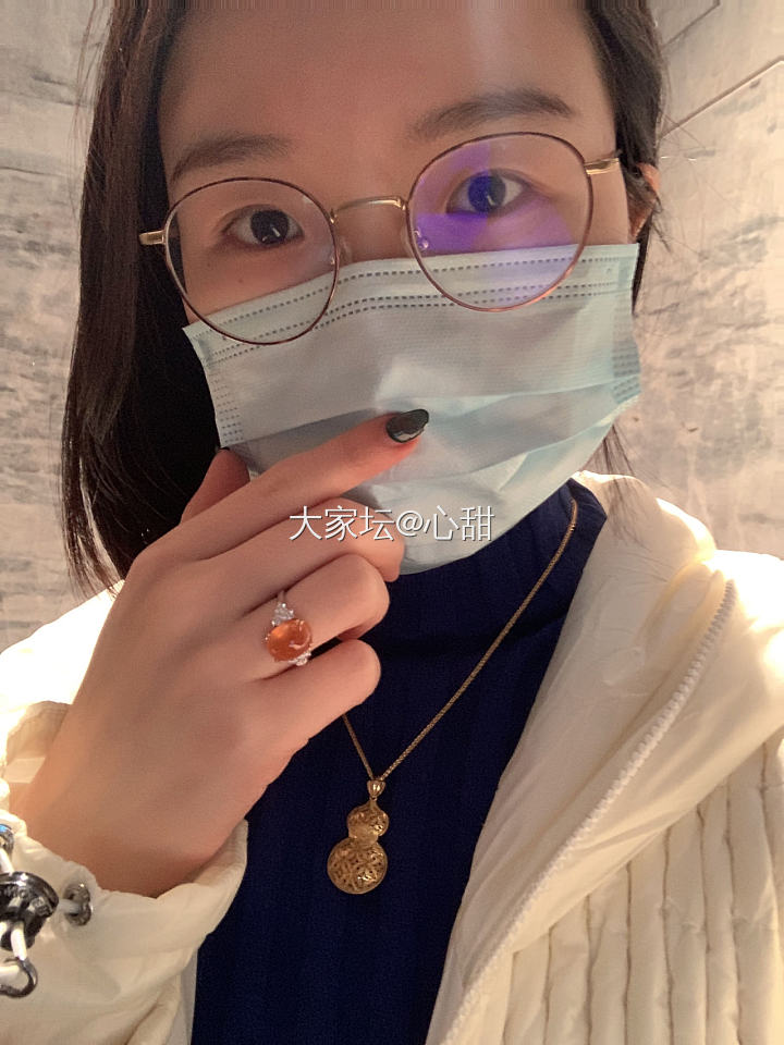 芬达戒指～周生生花丝葫芦吊坠_搭配金芬达