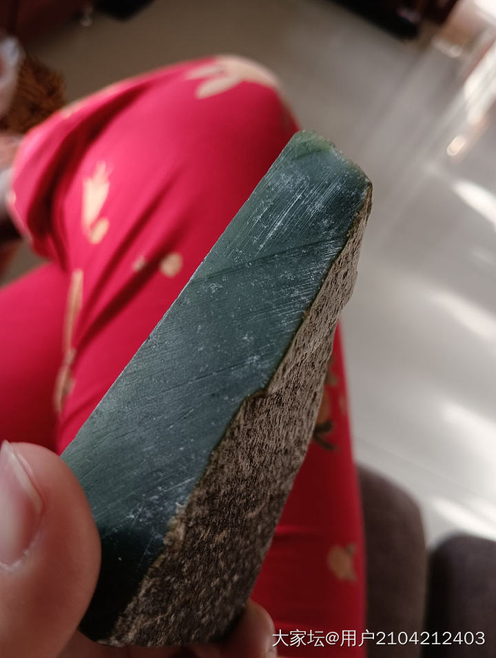 找到个碧玉，是籽么？不知道能做个啥。_原石和田玉