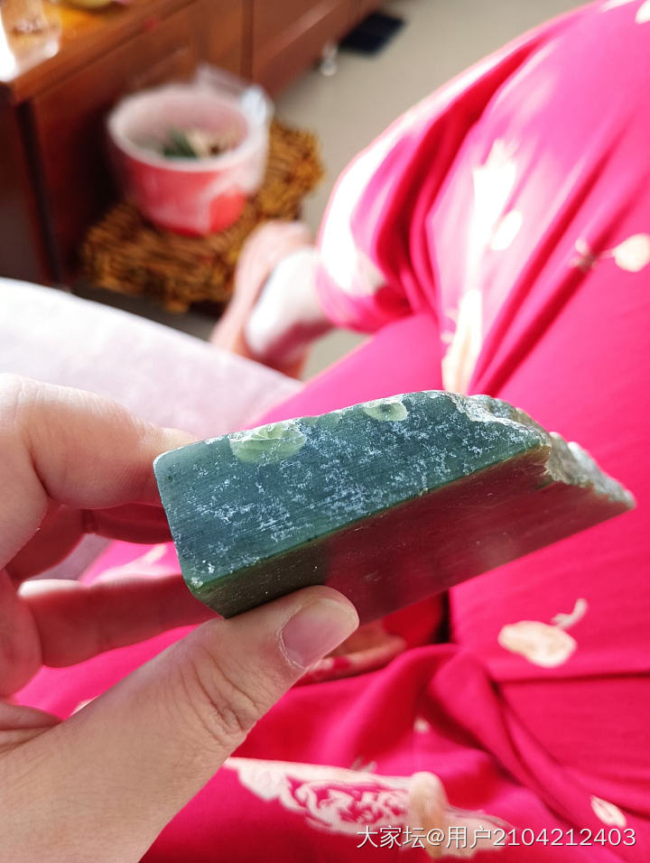 找到个碧玉，是籽么？不知道能做个啥。_原石和田玉