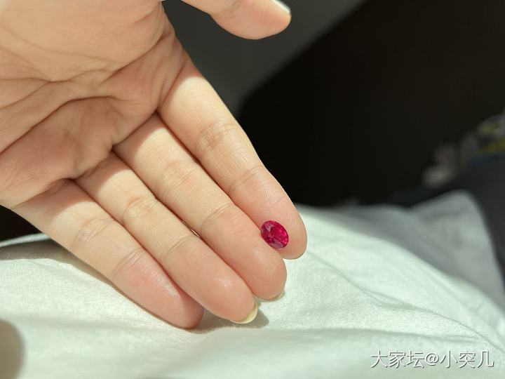 年底圆满：一颗梦中情红 鸽血短暂毕业_名贵宝石