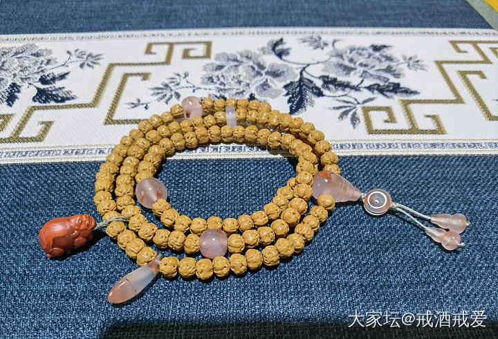 之前买的五爪金龙小佛手穿好啦_菩提子