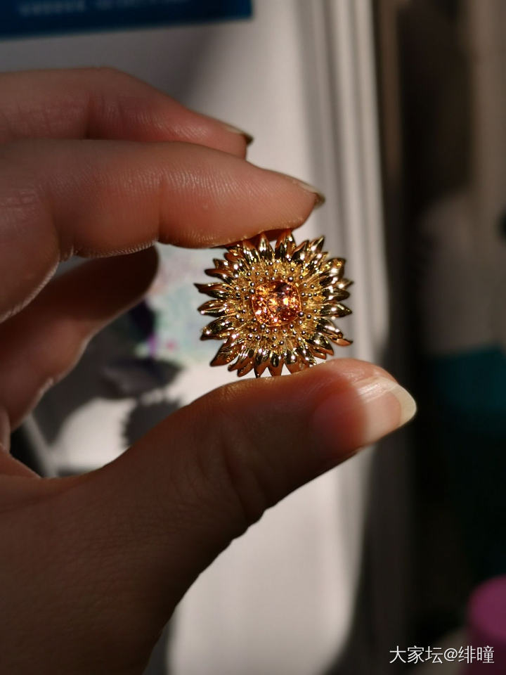 新鲜出炉的🌻吊坠_彩色宝石