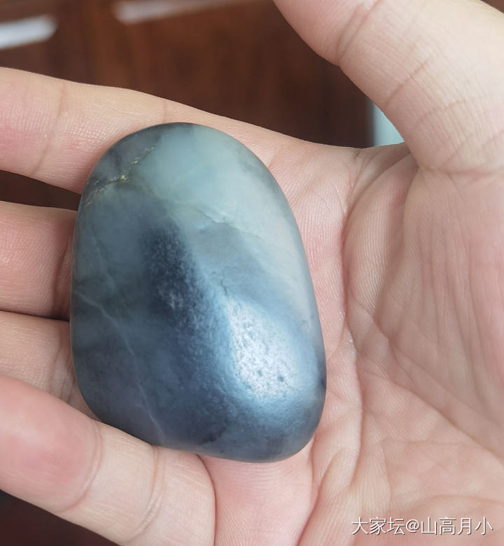 淘宝的乐趣，前年在海鲜市场掏的一块青花籽料原石_原石和田玉