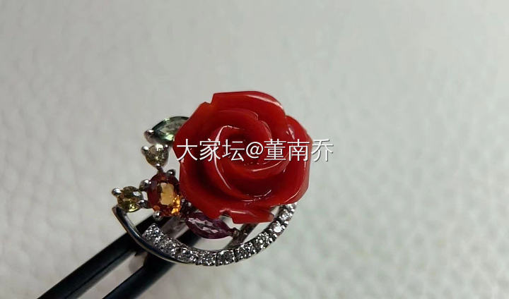 娇艳欲滴的玫瑰_戒指珊瑚
