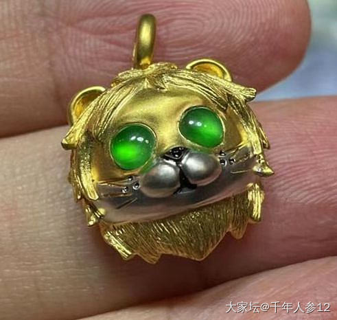 有没有坛友和我一样已经对翡翠灯下图审美疲劳了，快来晒点真实自然光下的色货！_翡翠