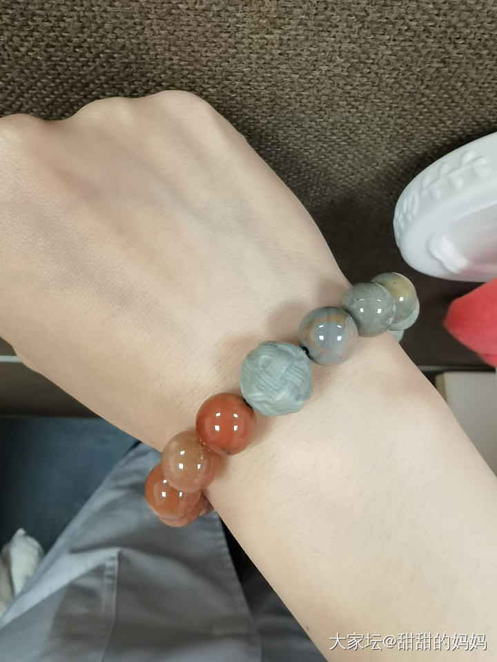 阿拉善小东西也很可爱_玉髓玛瑙