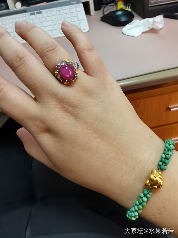 新宠戒指_镶嵌彩色宝石