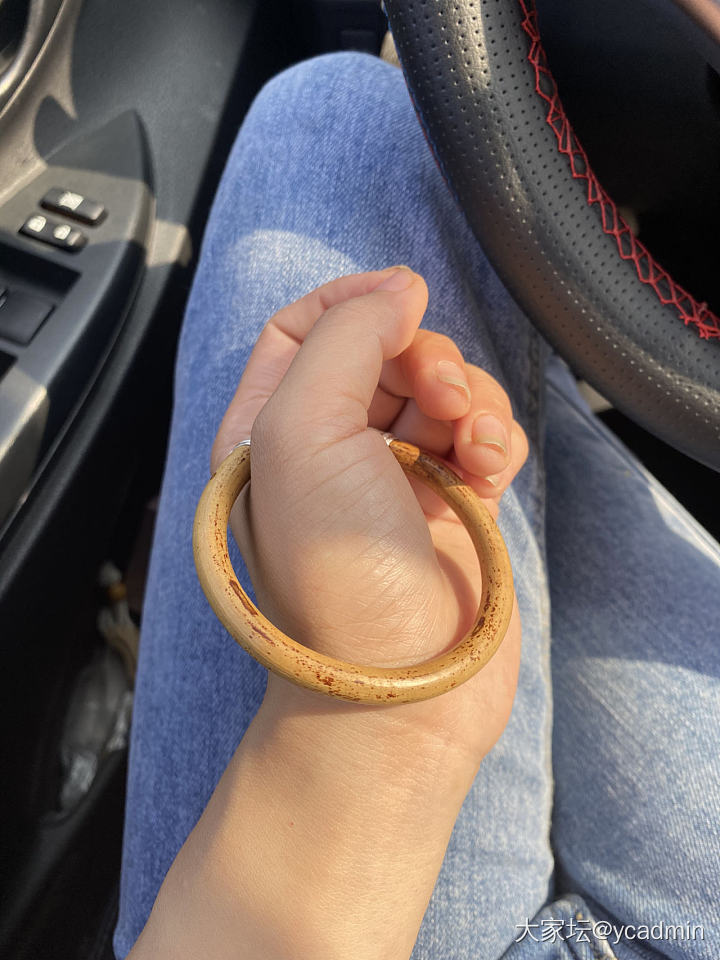小众的欣喜_手镯鸡血藤