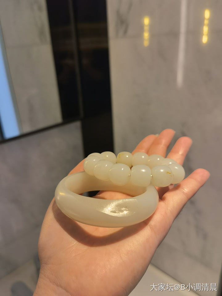 上网课从摄像头里发现一个学生上我课时盘串（初一小孩），文玩从娃娃抓起吗😂_珠串和田玉