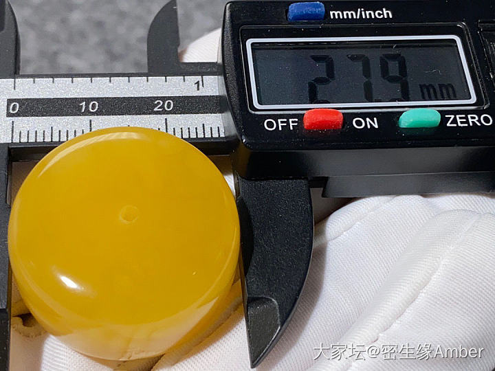 鸡油黄纯色蜜蜡扣子_琥珀蜜蜡