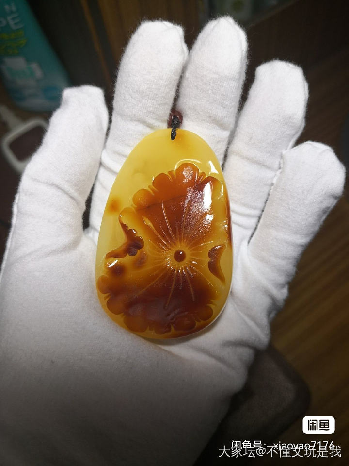 蜜蜡蝶恋花吊坠，原皮！全新哈森小白鞋36码_琥珀蜜蜡