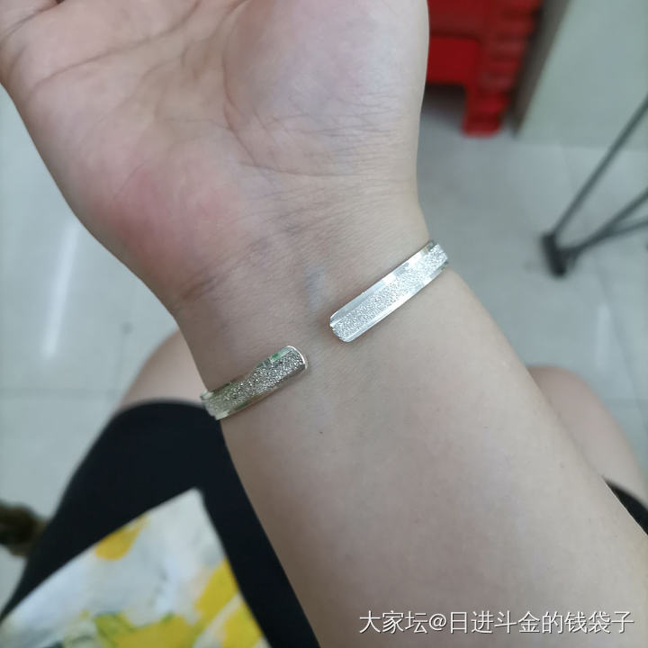 姐妹门，寇思琪，两件打折，再领上黑卡金，多多支付减三元，做到克价4块3_银