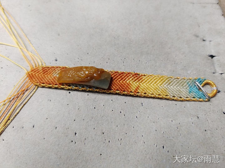 今天开始做0.5段染圆蜡3号色_编绳