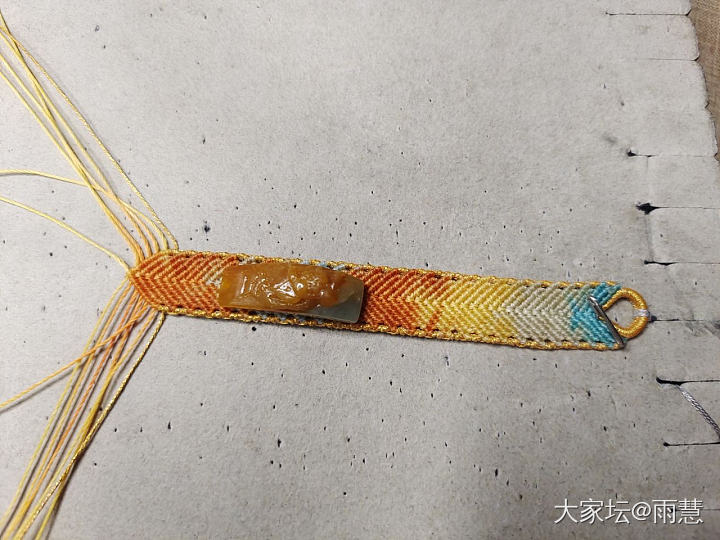 今天开始做0.5段染圆蜡3号色_编绳
