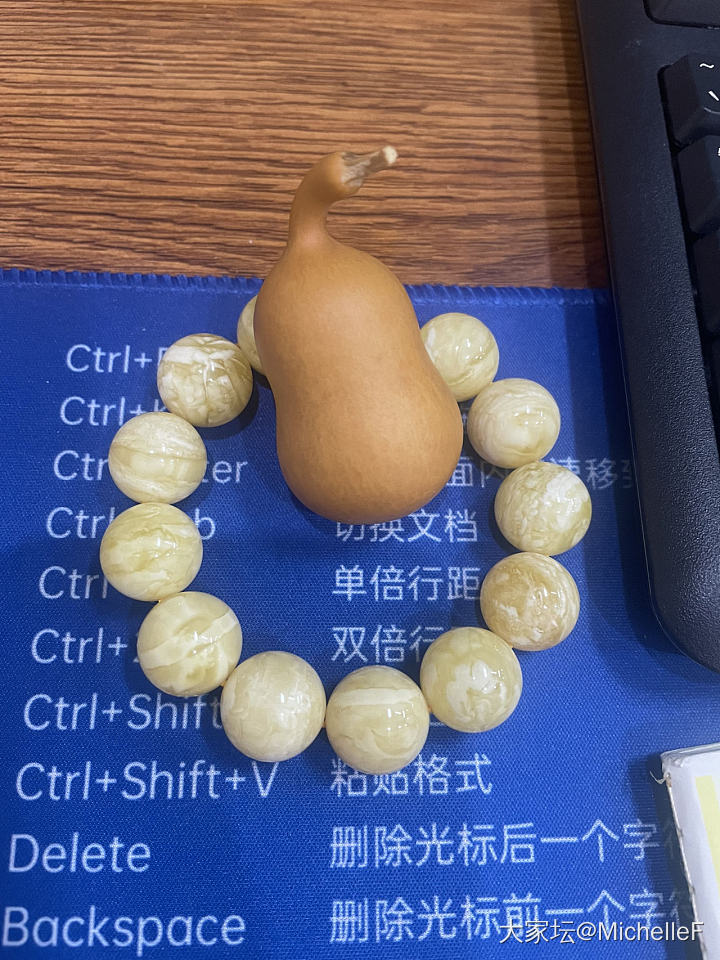 看看是乌料还是俄料_琥珀蜜蜡
