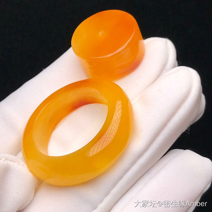 鸡油红蜜蜡戒指💍_琥珀蜜蜡