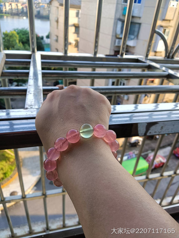 葡萄石真的是太太太太太太难拍了_水晶