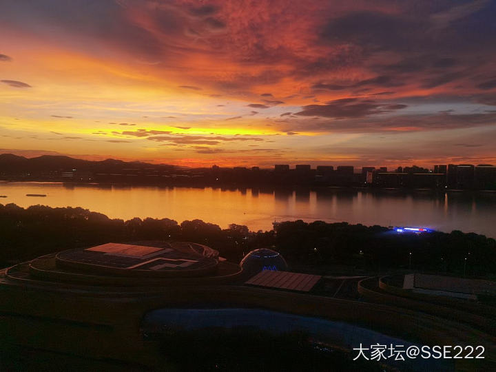 杭州晚霞，手机真的拍不出眼睛看到的效果_景色