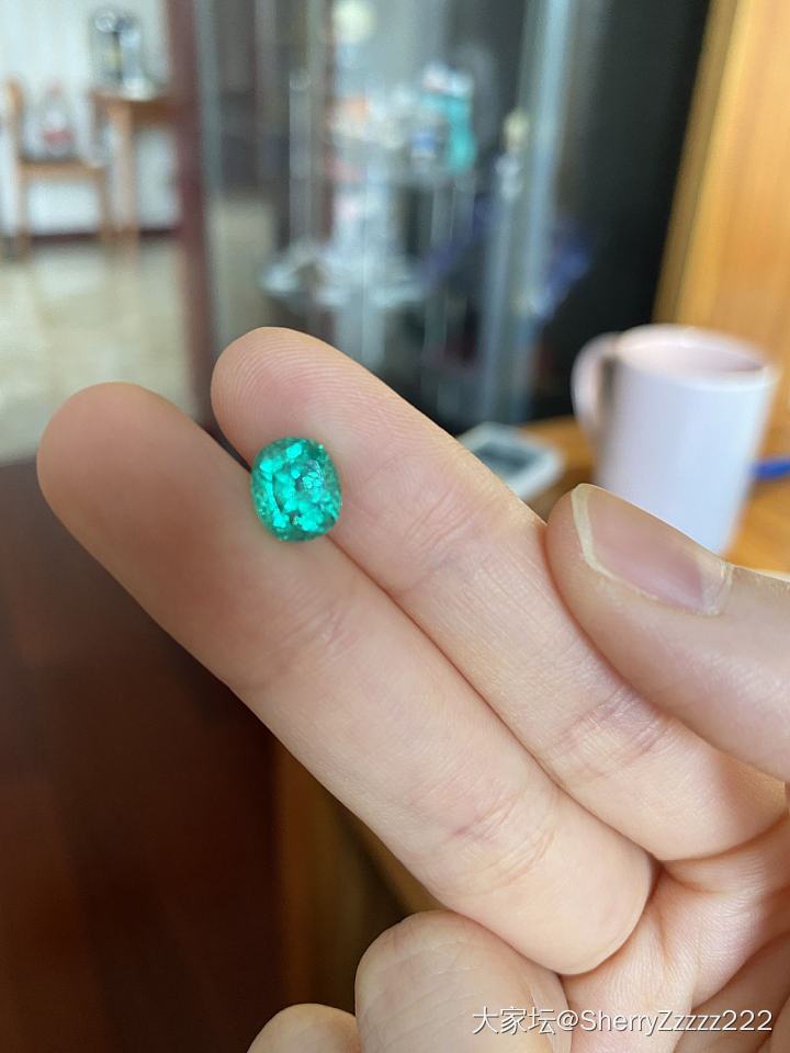 在发光哎_祖母绿
