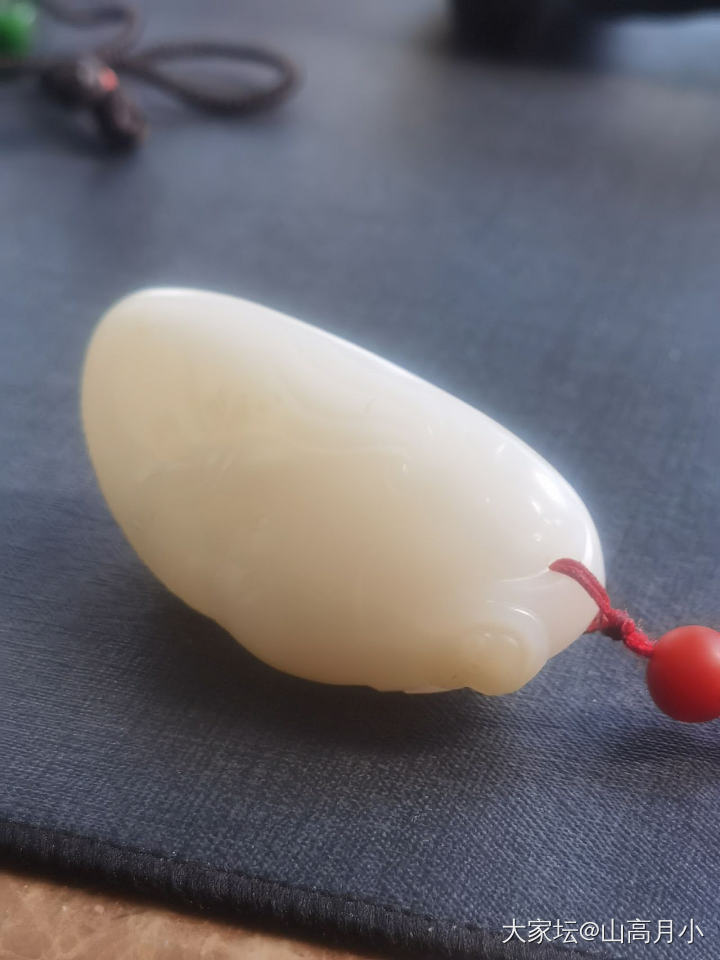 喜欢这样的粉白美玉吗？_和田玉