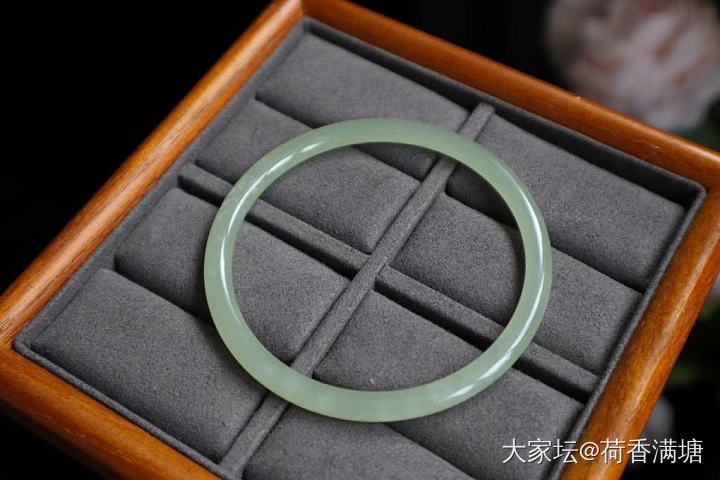 哪个集美懂眼，给看看这个和田玉手镯可以买吗_手镯和田玉