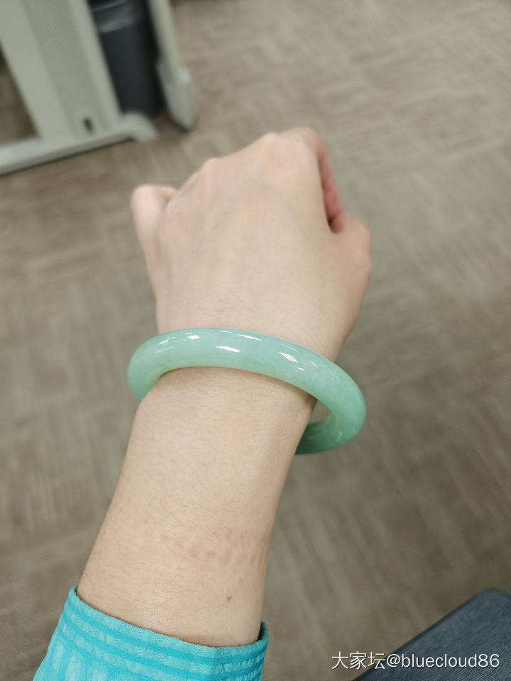 摘下和田，换上一年多不戴的翠翠_翡翠和田玉