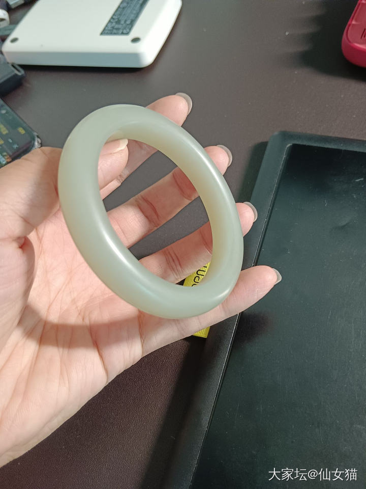 新手小白终于买到一个满意的手镯_和田玉