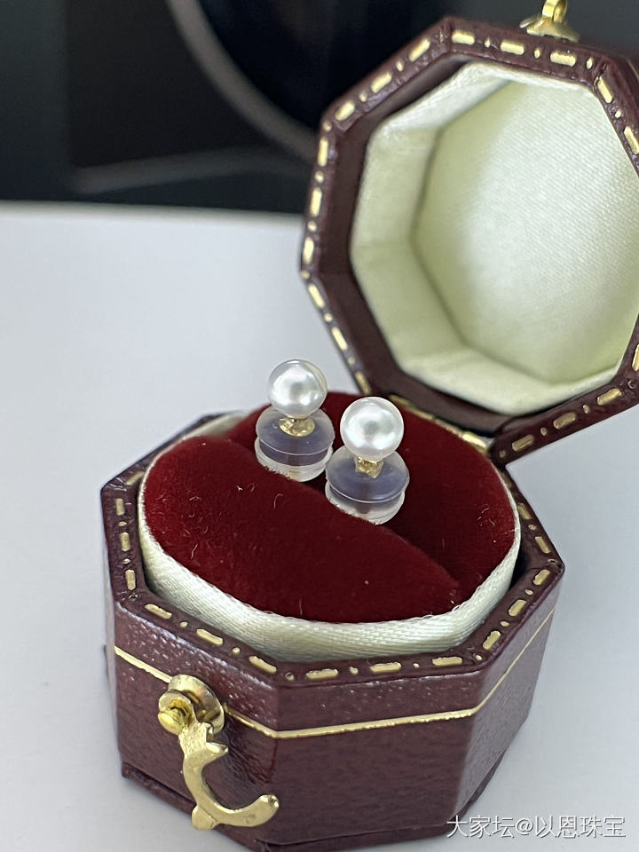 精致小耳钉_有机宝石