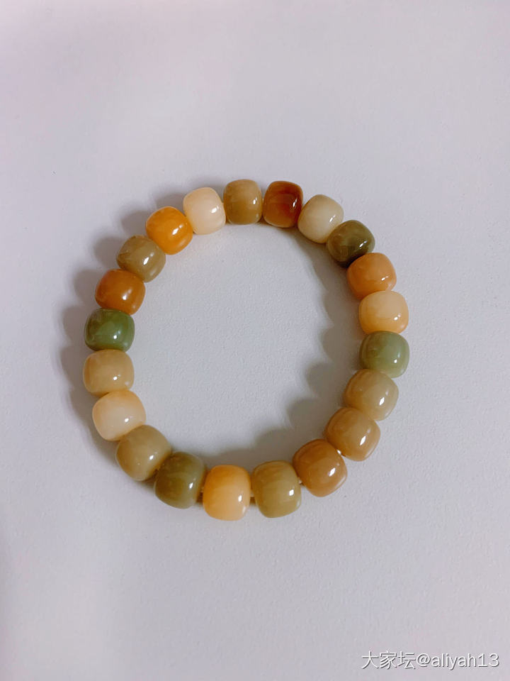 菩提根手持，彩色糖果一样。_菩提子