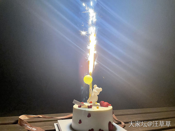 收到过最好看的花花，以为会一直孤独下去……
真的没想到会有人喜欢我，好好珍惜当下...