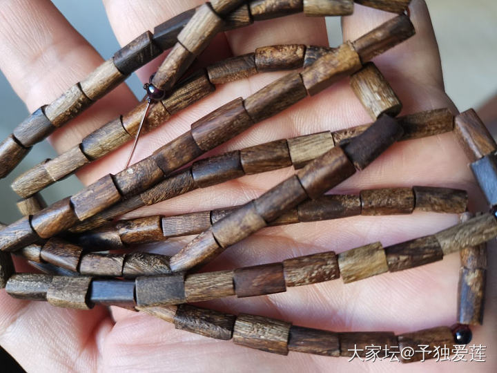 达那干沉香，请教一下是不是压制的？华为手机拍摄_沉香