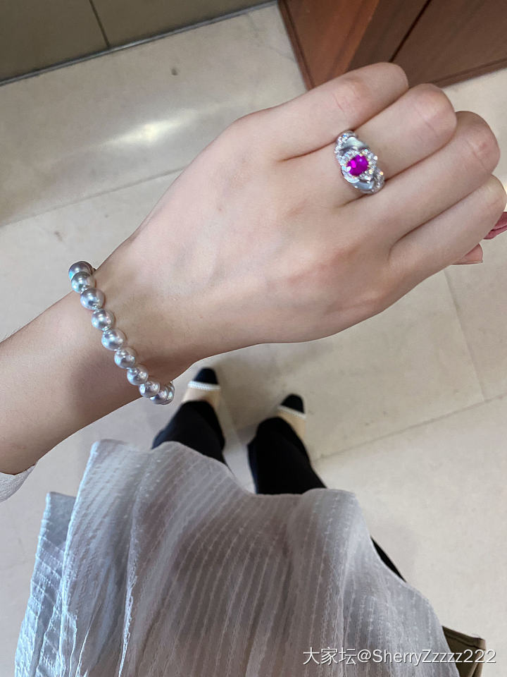 今天是冷色调的_珍珠彩色宝石