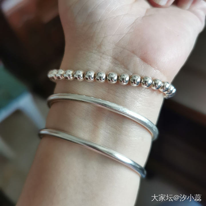 今天的左手，这样戴是不是不太协调_琥珀蜜蜡