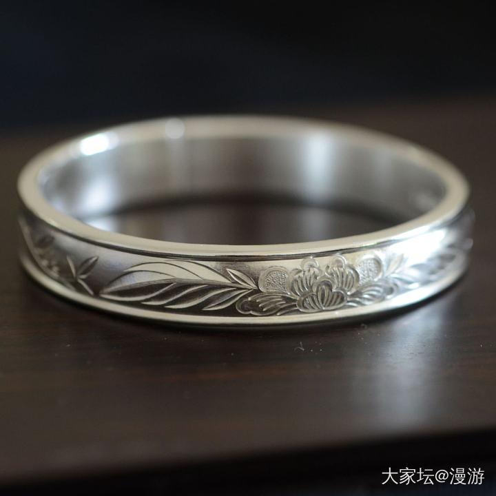 入坑四个月买了将近20个高工镯子，才开始下载论坛成为坛友😂，现在准备攒一段时间经..._手镯银