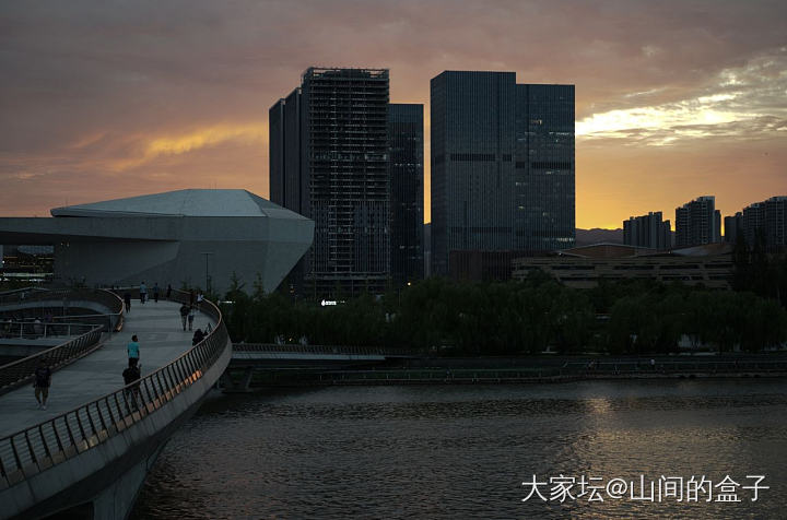 看这汾河，夜升日落。_摄影技巧