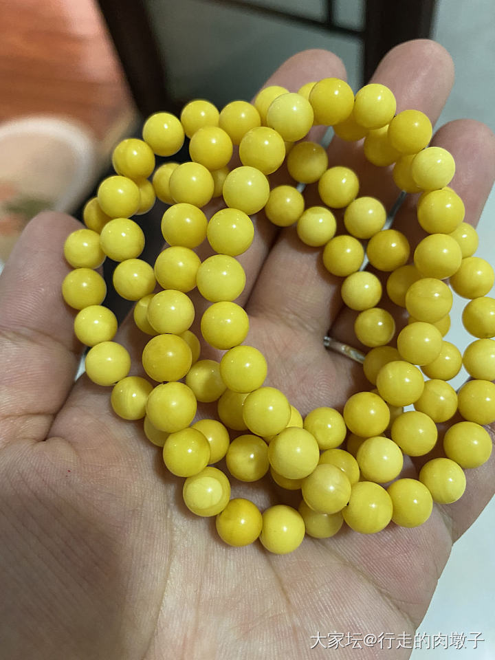 4年的蜜蜡串，看得出来是俄还是乌么_琥珀蜜蜡
