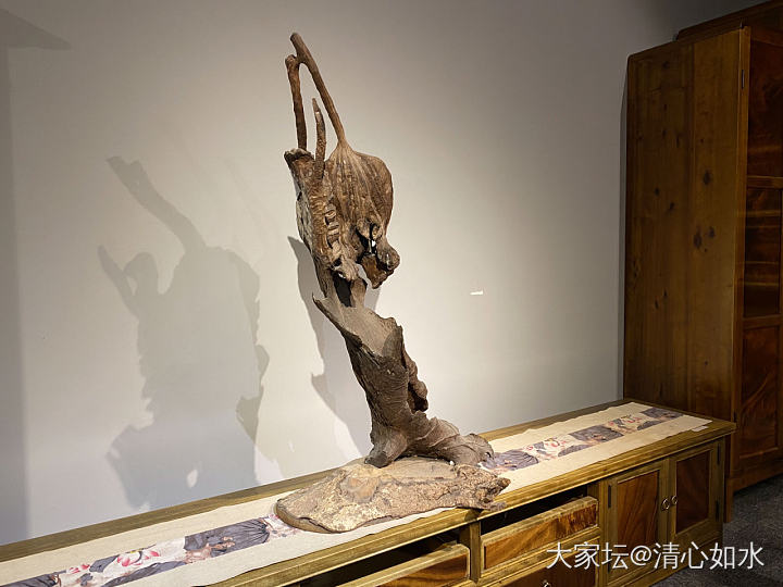 金丝楠木阴沉料雕件_楠木