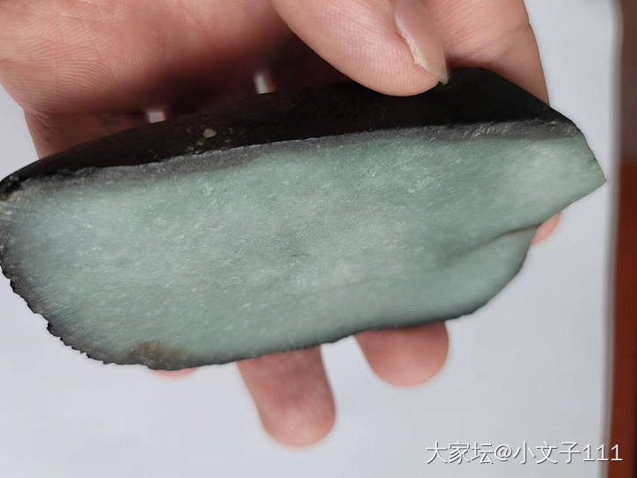 小白切了一块莫湾基小料，大家给看看怎么样，谢谢