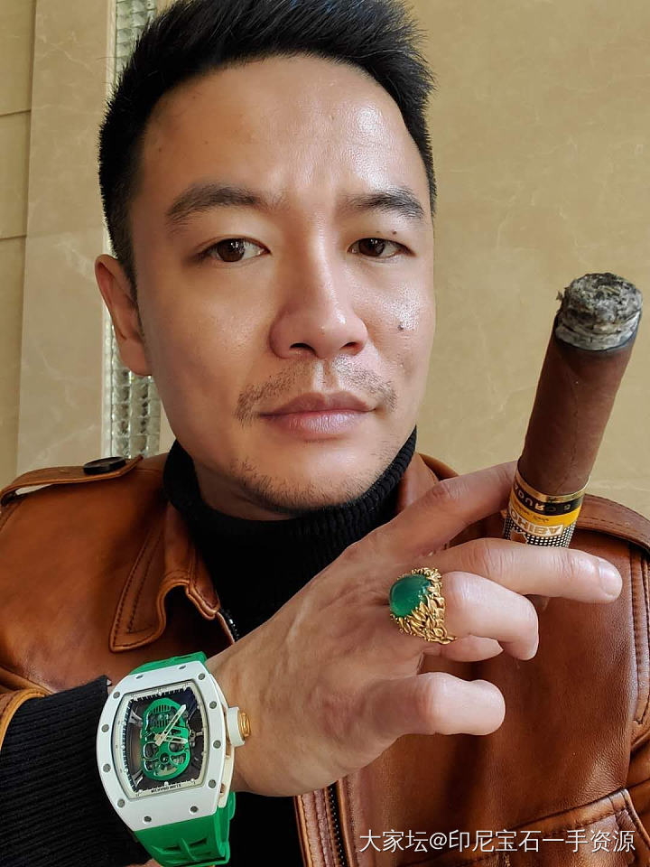 如果中年大叔迷恋上了石头_首饰