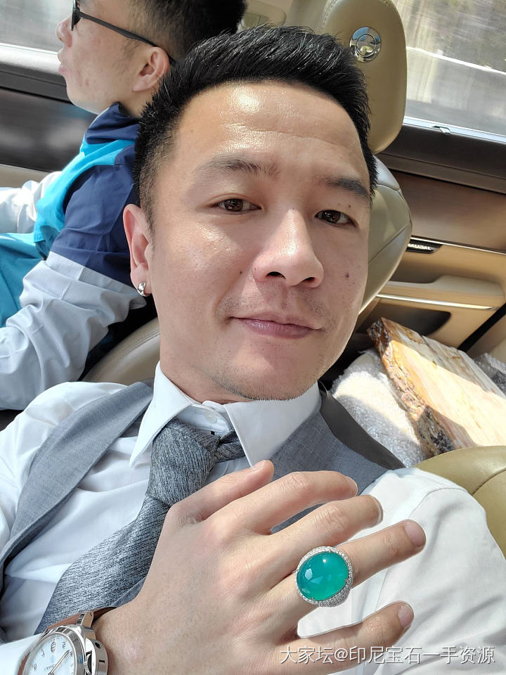 如果中年大叔迷恋上了石头_首饰