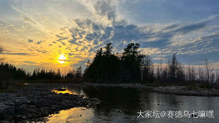 看完日落完美结束忙碌的一天_景色