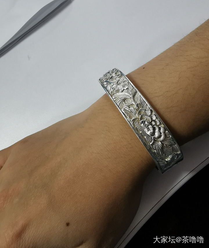 魏紫牡丹 手工錾刻铲花 银手镯_手镯匠人银