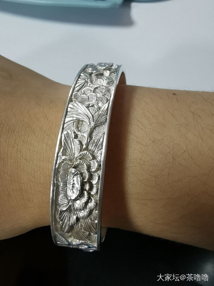 魏紫牡丹 手工錾刻铲花 银手镯_手镯匠人银