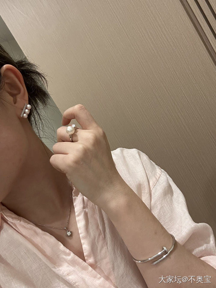 【今日珍珠38】如果澳白是珍珠里的女王，那白透粉是公主_银金珍珠有机宝石
